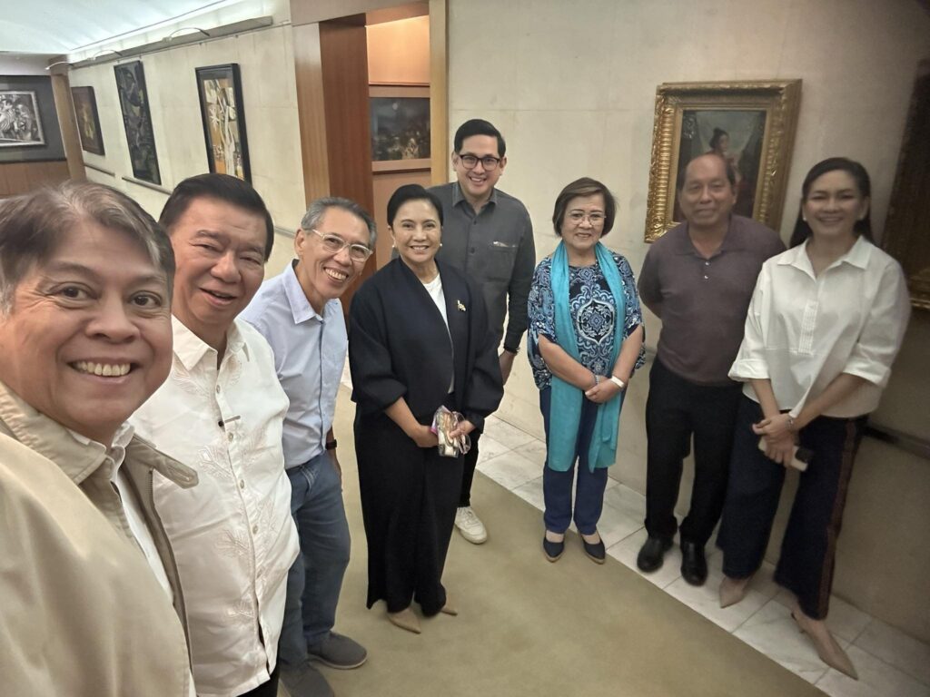 Leni Robredo, Kiko Pangilinan, Risa Hontiveros, Bam Aquino, Opposition