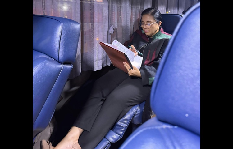 Leni Robredo 3