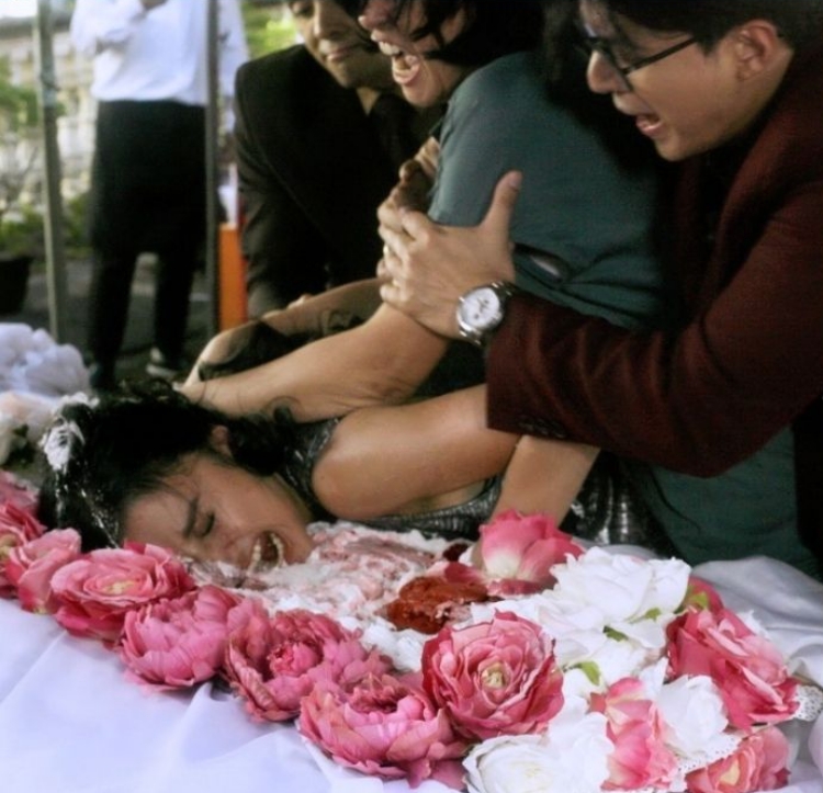 beauty gonzalez kris bernal