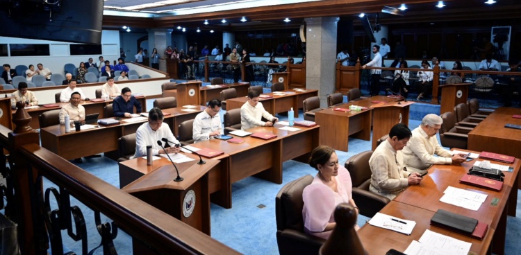 Majority Senators Late or Absent