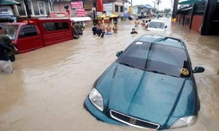 Car, Flood 1